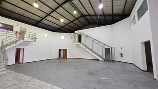 Retail Warehouse To Let In Beaconvale