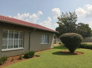 **A Home for All Generations: Spacious 4-Bedroom Residence with Independent Flatlet in Verwoerdpa...