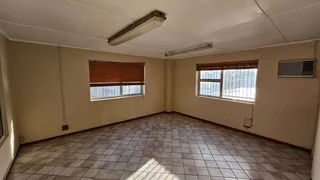 Retail Warehouse To Let In Beaconvale