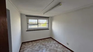 Retail Warehouse To Let In Beaconvale