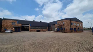 800sqm Factory To Let with yard in a Complex - Wadeville