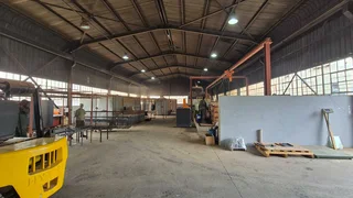 800sqm Factory To Let with yard in a Complex - Wadeville