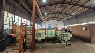 800sqm Factory To Let with yard in a Complex - Wadeville