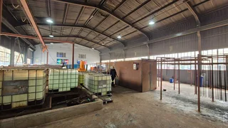 800sqm Factory To Let with yard in a Complex - Wadeville