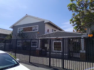 Secure 2-Bedroom And 1-Bedroom Apartment In Claremont