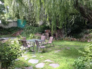 Pet-friendly 3-Bed And 2-Bath House With A Lush Landscaped Fairytale Garden