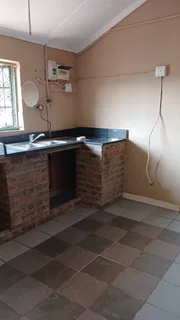 Secure 2-bedroom And 1-Bathroom House In Saffron Hill, Havenside