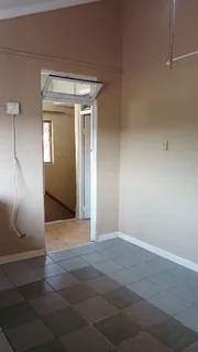 Secure 2-bedroom And 1-Bathroom House In Saffron Hill, Havenside