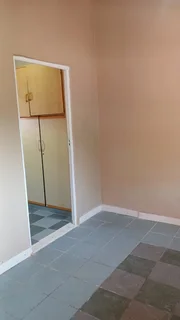 Secure 2-bedroom And 1-Bathroom House In Saffron Hill, Havenside