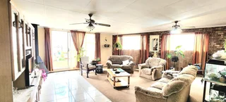 Spacious 4-Bedroom Home with Pool, Lapa &amp; Separate batchelor flat close to schools