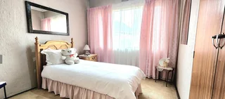 Spacious 4-Bedroom Home with Pool, Lapa &amp; Separate batchelor flat close to schools