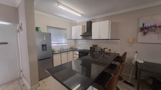 Modern 2 Bedroom, 2 Bathroom Apartment – Stylish, Spacious &amp; Ideally Located