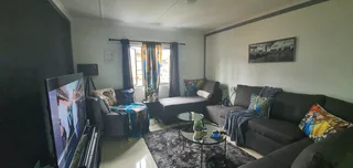 Spacious 3 bedroom apartment in secure complex in Sunford for Sale