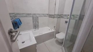 Modern 2 Bedroom, 2 Bathroom Apartment – Stylish, Spacious &amp; Ideally Located