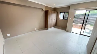 Spacious Modern Studio Cottage - Durban North