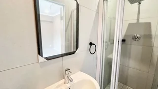 Spacious Modern Studio Cottage - Durban North