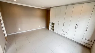 Spacious 1 Bedroom Upstairs Cottage - Durban North