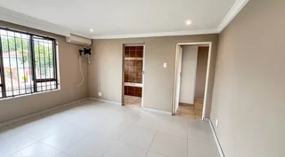 Spacious 1 Bedroom Upstairs Cottage - Durban North