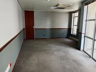 265 Square meter Office unit to let in Centurion central
