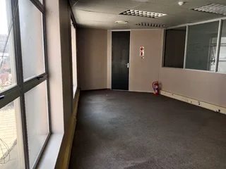 265 Square meter Office unit to let in Centurion central