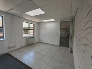 153 sqm Office To Let - Menlyn - includes an attractive 2-month rent-free incentive