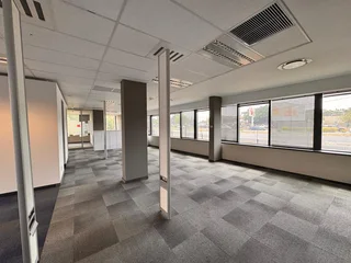 Prime P-Grade Office Space with High Visibility on William Nicol