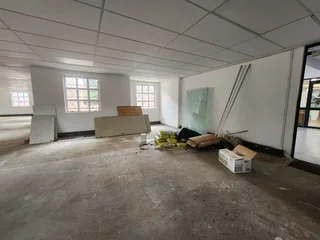 348 sqm Office To Let – Erasmuskloof – Customisable White-Box Space