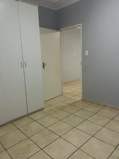 Neat 2-bedroom And 1-bathroom Apartment In Dartford Drive