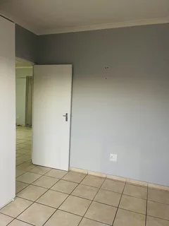 Neat 2-bedroom And 1-bathroom Apartment In Dartford Drive