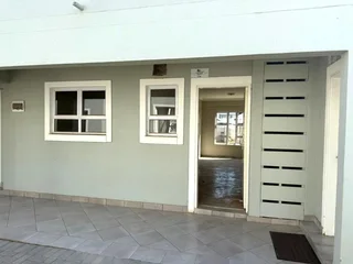 Modern 2-Bedroom Ground Floor Apartment – Secure, Stylish &amp; Effortlessly Convenient