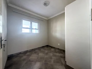 Modern 2-Bedroom Ground Floor Apartment – Secure, Stylish &amp; Effortlessly Convenient