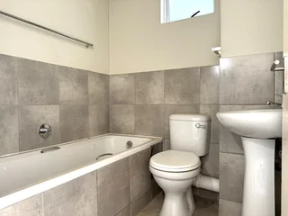 Modern 2-Bedroom Ground Floor Apartment – Secure, Stylish &amp; Effortlessly Convenient