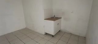 Stellenberg Road, Parow Industrial