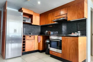 Apartment with sea views - To Let