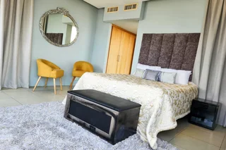 Apartment with sea views - To Let