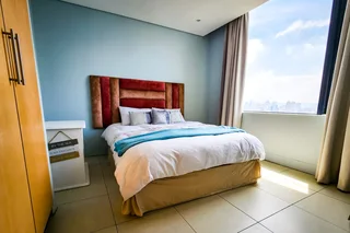 Apartment with sea views - To Let