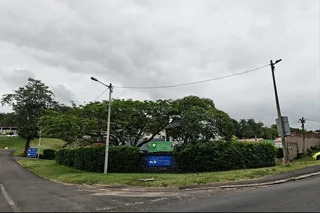 Prime Commercial Space Available to Let in La Lucia.