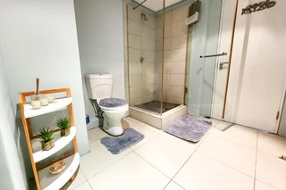 Apartment with sea views - To Let