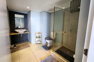 Apartment with sea views - To Let