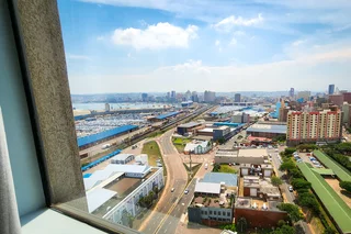 Apartment with sea views - To Let