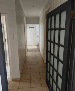 Prime Commercial Space Available to Let in La Lucia.