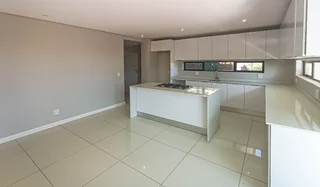 Stunning Townhouse in Izinga