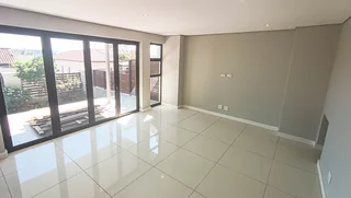 Stunning Townhouse in Izinga