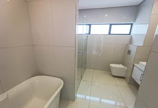 Stunning Townhouse in Izinga