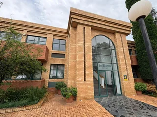 First Floor Office Space to Let in Midridge Park, Midrand