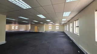 2,000 Square meter office unit to let in Highveld with highway access