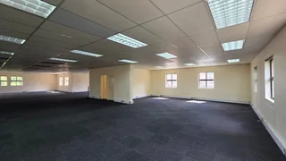 2,000 Square meter office unit to let in Highveld with highway access