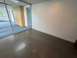 First Floor Office Space to Let in Midridge Park, Midrand