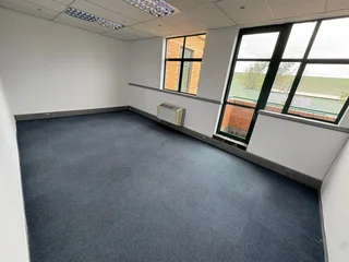 First Floor Office Space to Let in Midridge Park, Midrand