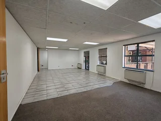 107m² Office Space To Let – Menlyn – Modern Unit With Balcony &amp; Backup Power